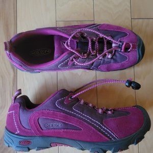 KEEN Hiking Shoes NWOT!